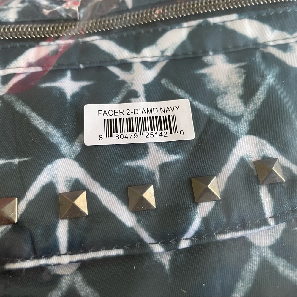 NWT Lug Pacer 2 Crossbody Bag in Diamond Navy - Picture 3 of 8